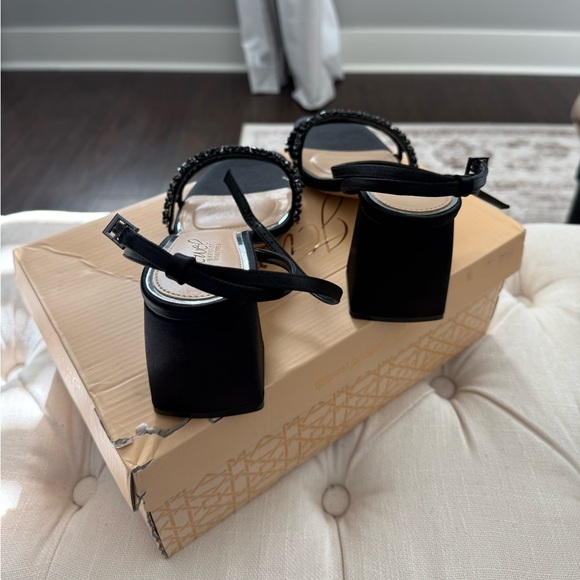 NEW Jewel Badgley Mischka Black Strappy Jeweled Heels Size 8.5 - Picture 8 of 10